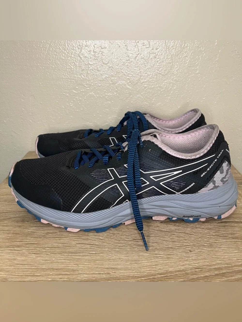 Asics Gel Excite Trail Women's Sz 9.5 Black Pink Running Shoes Sneakers 1012B051